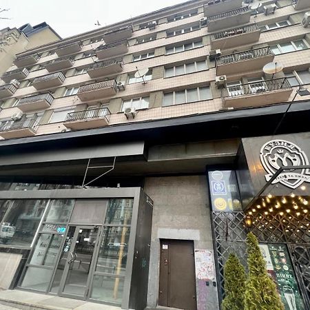 Apartments Near Arena City Kiev Exteriör bild